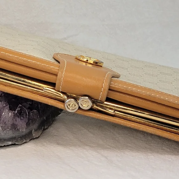 *SOLD ON ANOTHER PLATFORM* Vintage Gucci Micro GG Continental Leather Wallet - Picture 13 of 15